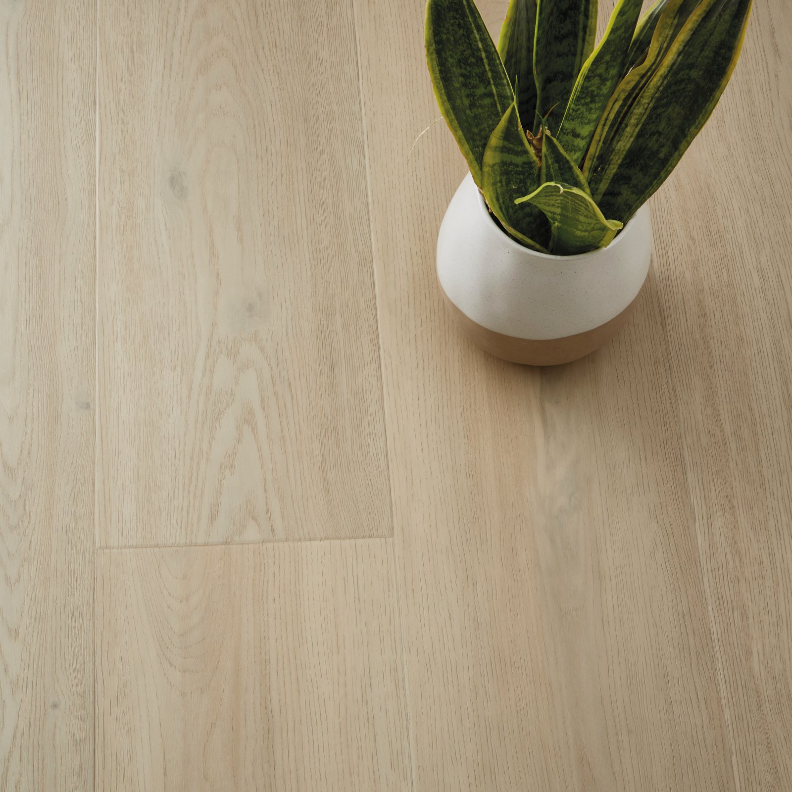 Beige & Taupe Luxury Vinyl Flooring | Karndean Designflooring