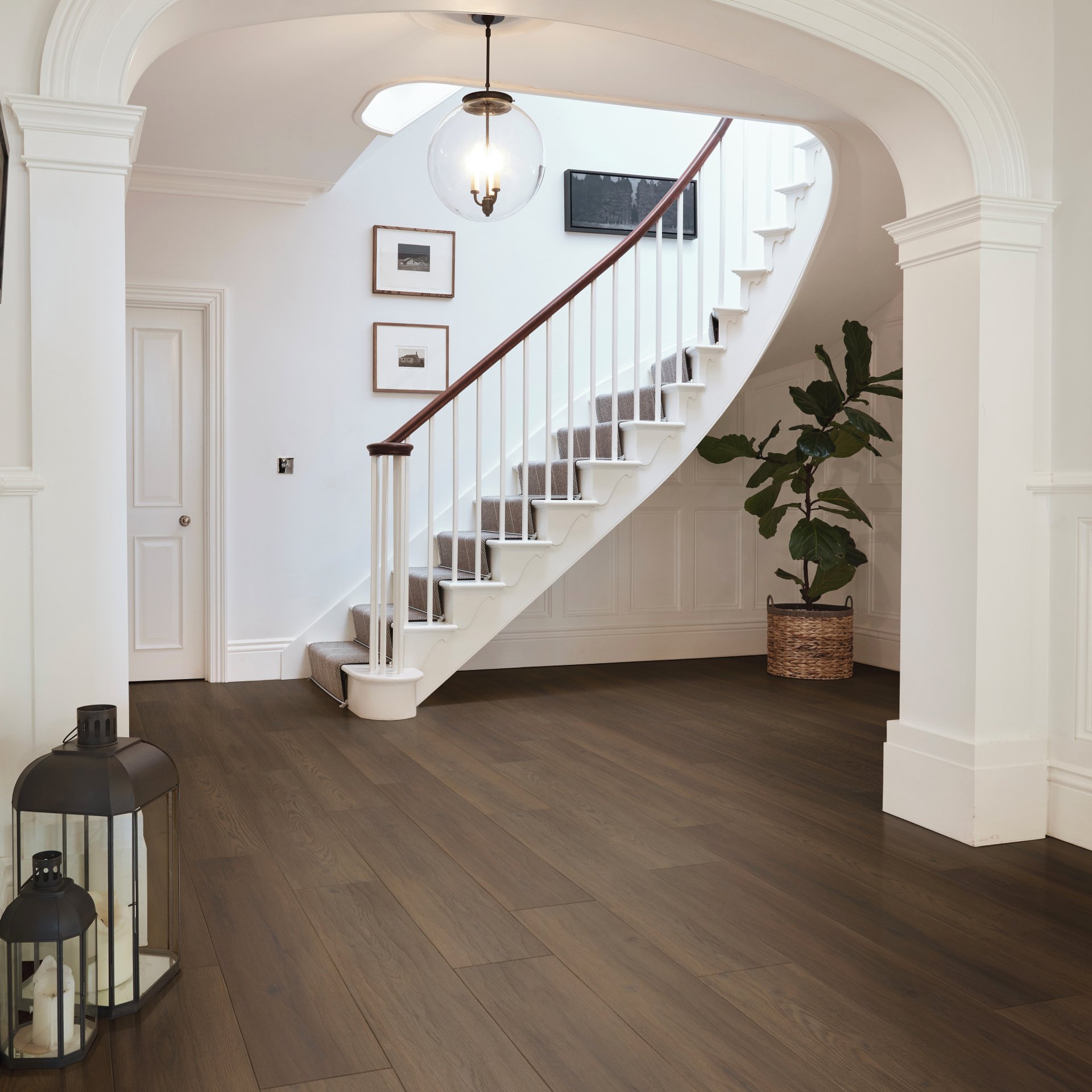 Serrano Oak floors in an elegant entryway