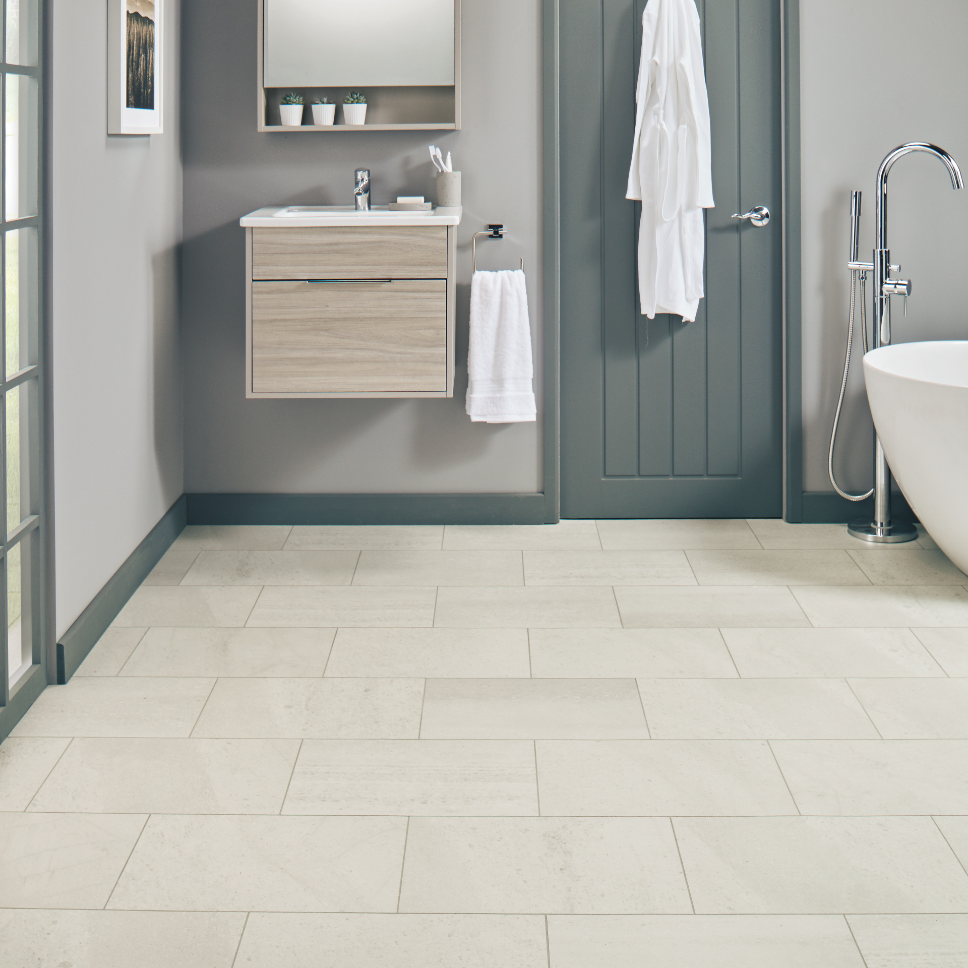 Karndean deals knight tile