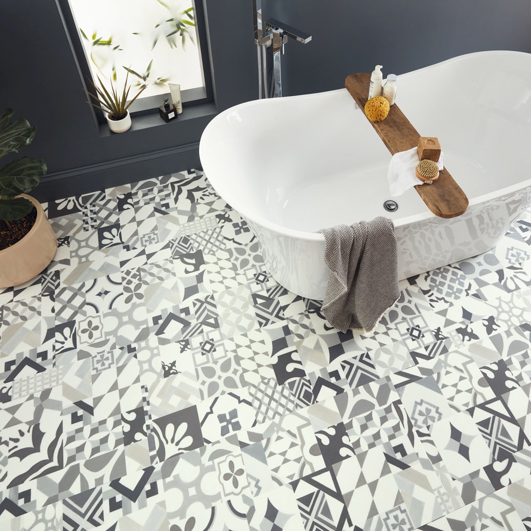 Casablanca SP219 in a bathroom with a free standing tub Opus Kaleidoscope